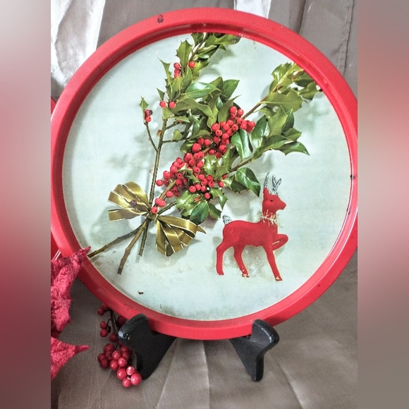 Mid Century Metal Round Serving Trays - Christmas Themed - Picture 6 of 9